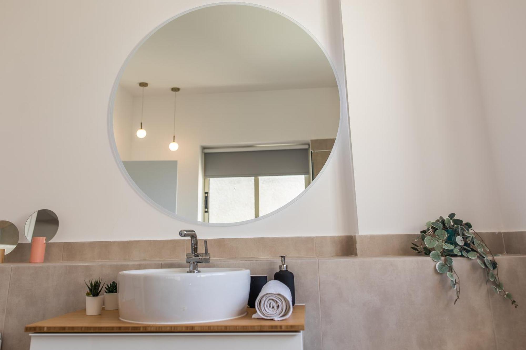 Rooms - Unique Staying In Paphos Centre Номер фото