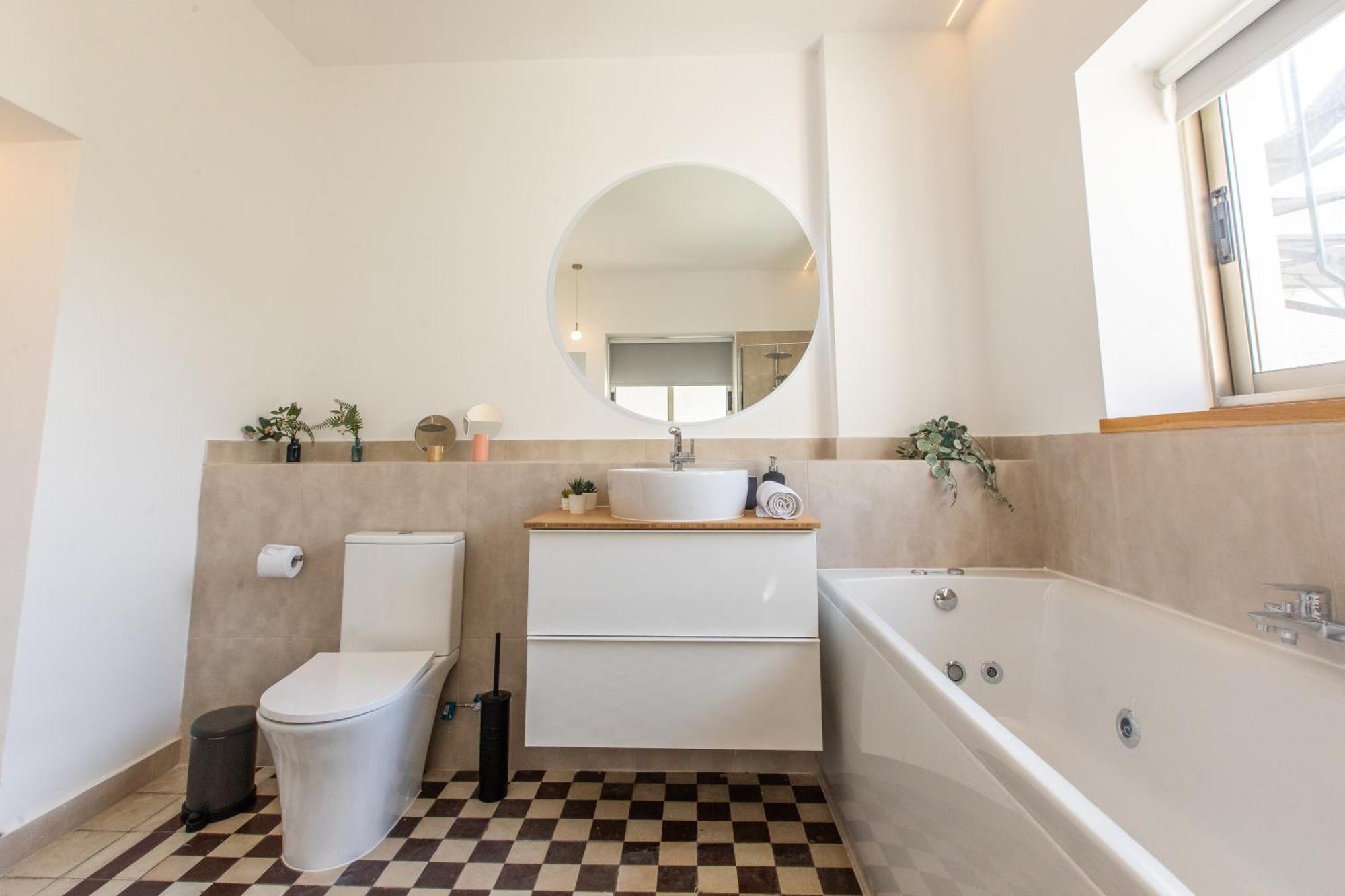 Rooms - Unique Staying In Paphos Centre Номер фото