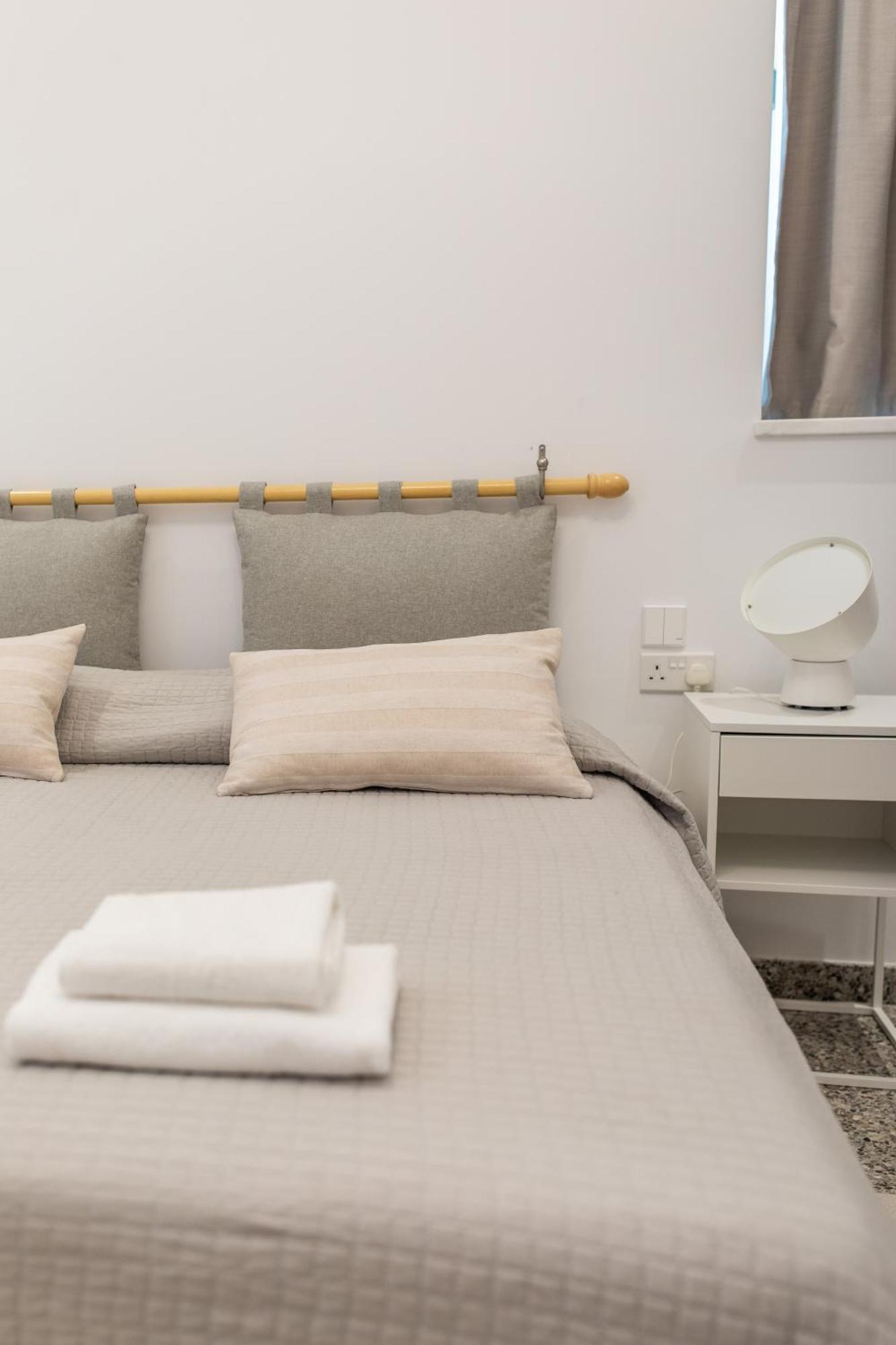 Rooms - Unique Staying In Paphos Centre Номер фото