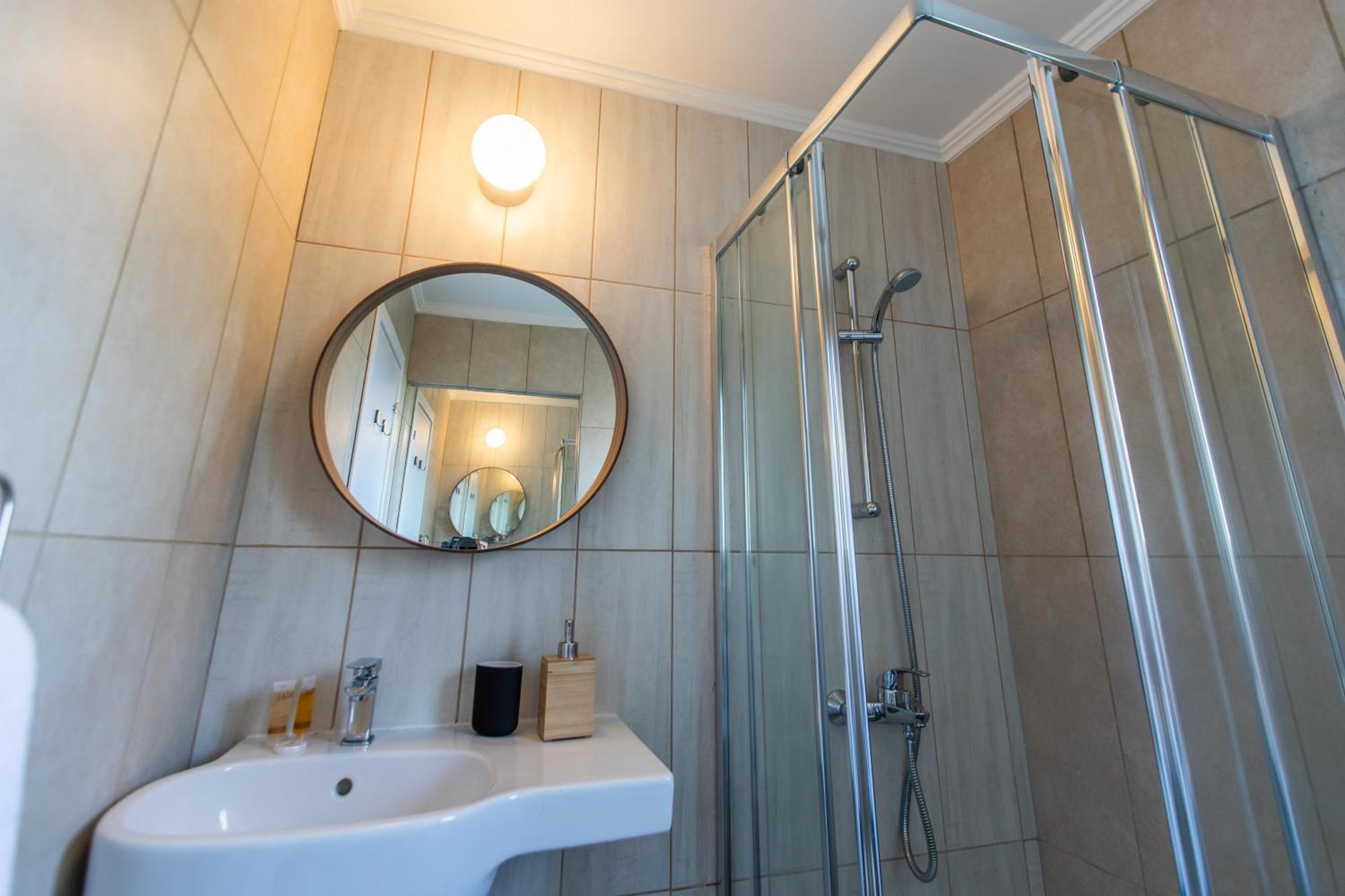 Rooms - Unique Staying In Paphos Centre Номер фото