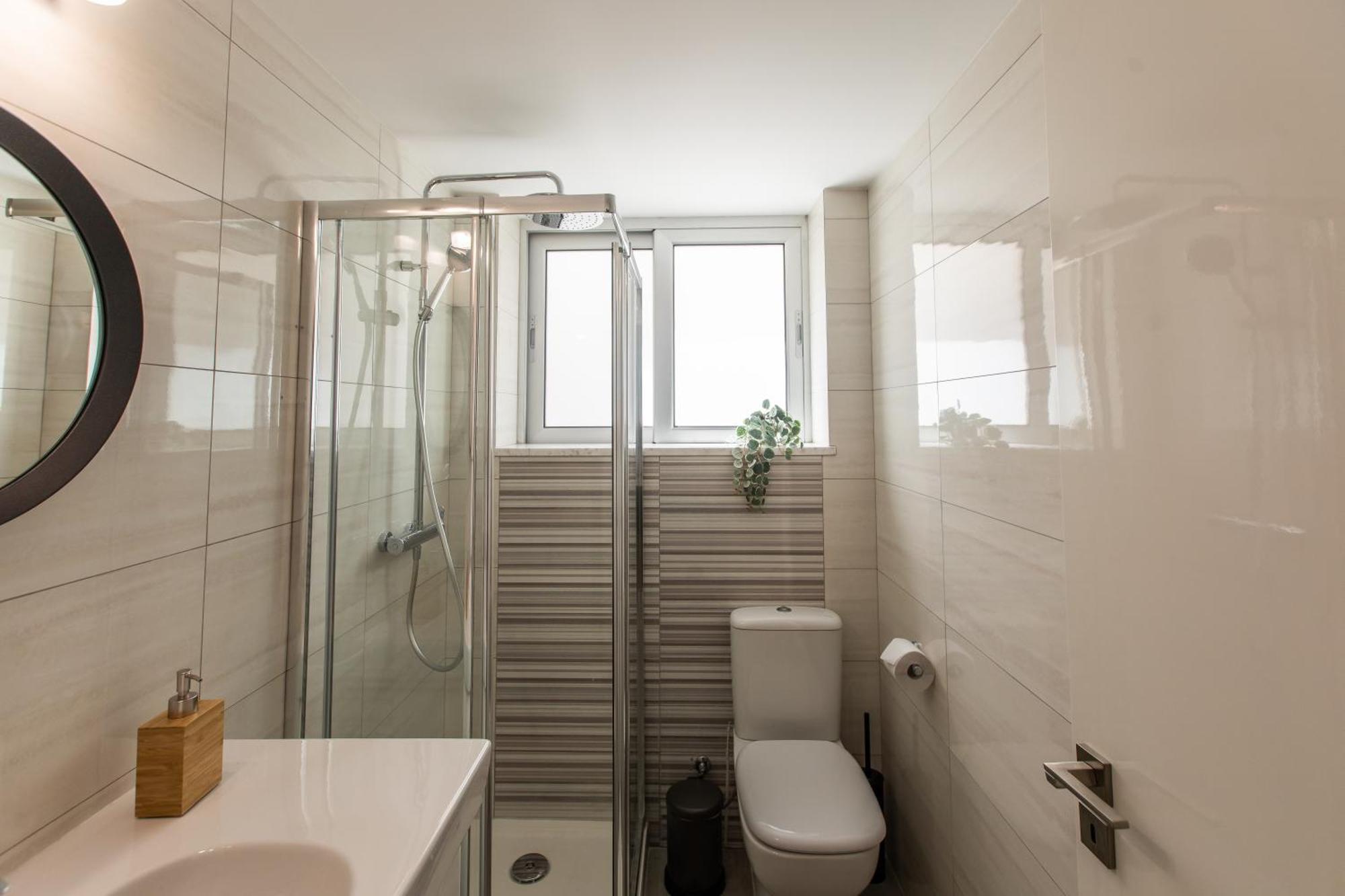 Rooms - Unique Staying In Paphos Centre Номер фото